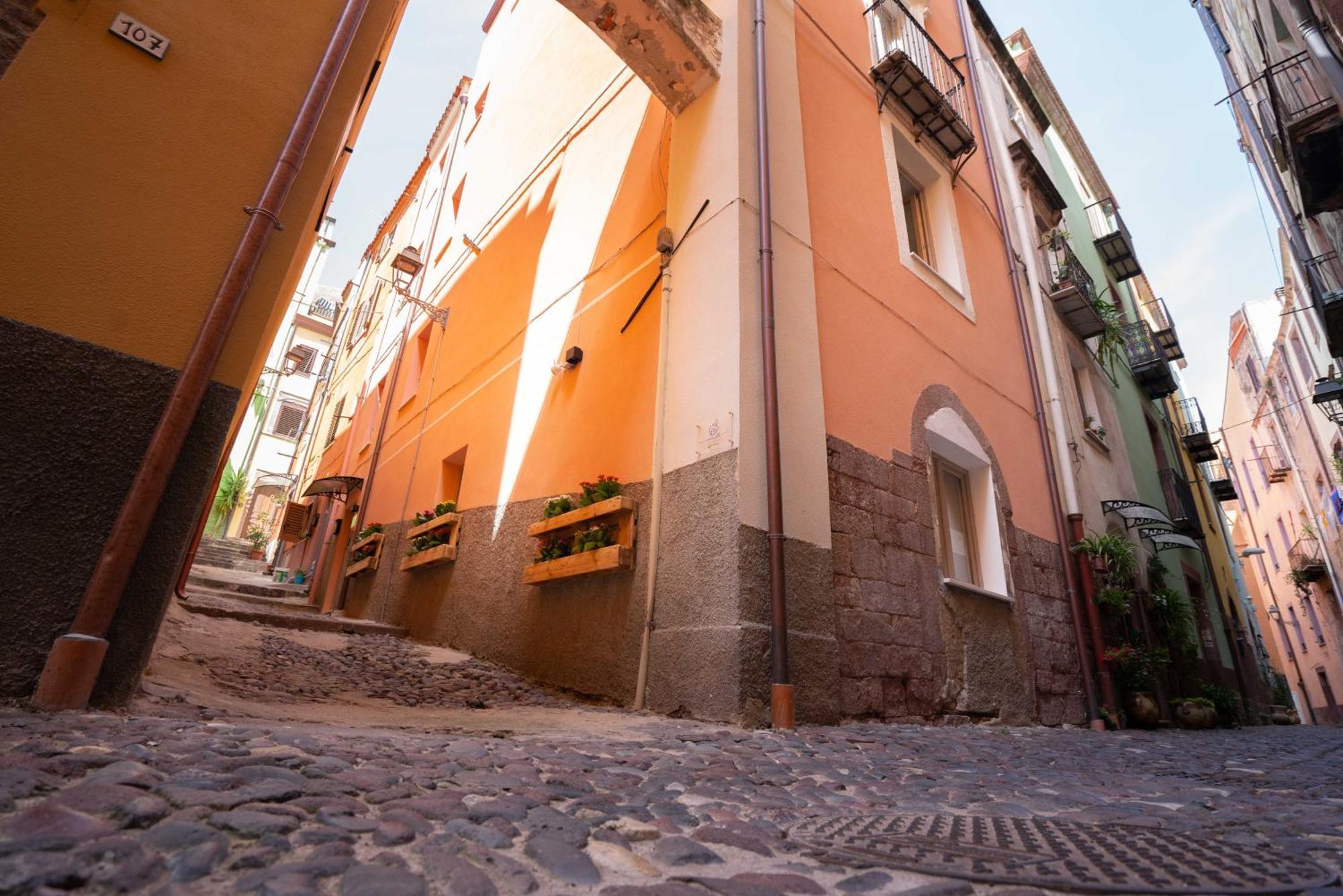Casa Mirto Hotel Bosa Bagian luar foto